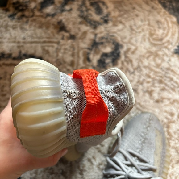 Yezzy Boost 350 V2 - Picture 5 of 12